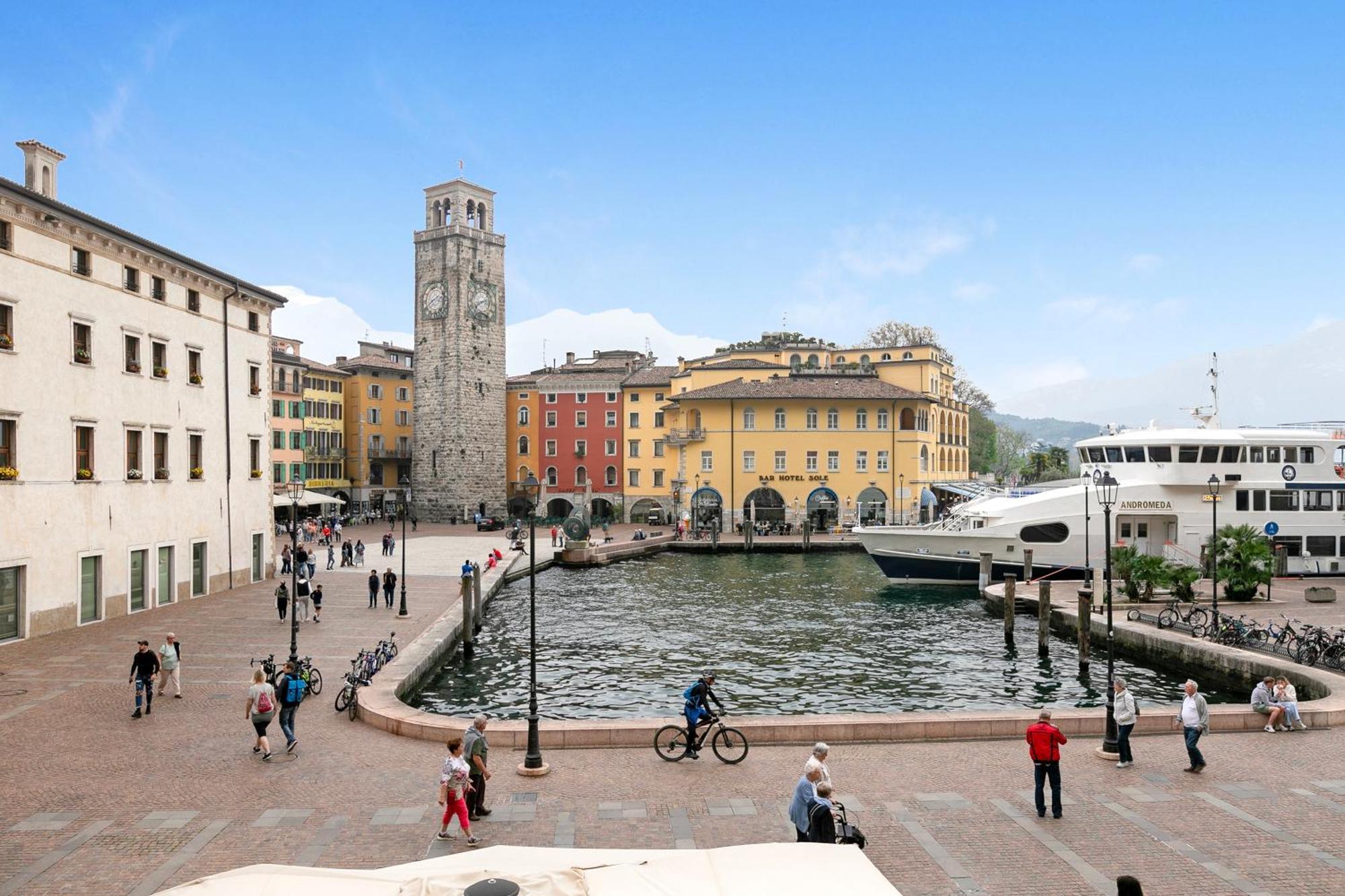 Lake View Historical Center Apartment - Happy Rentals Riva del Garda Eksteriør bilde