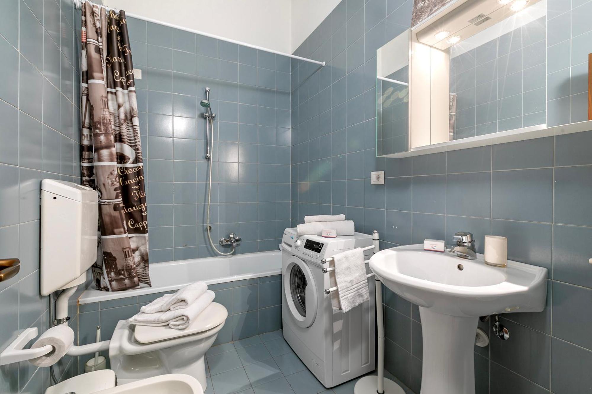 Lake View Historical Center Apartment - Happy Rentals Riva del Garda Eksteriør bilde