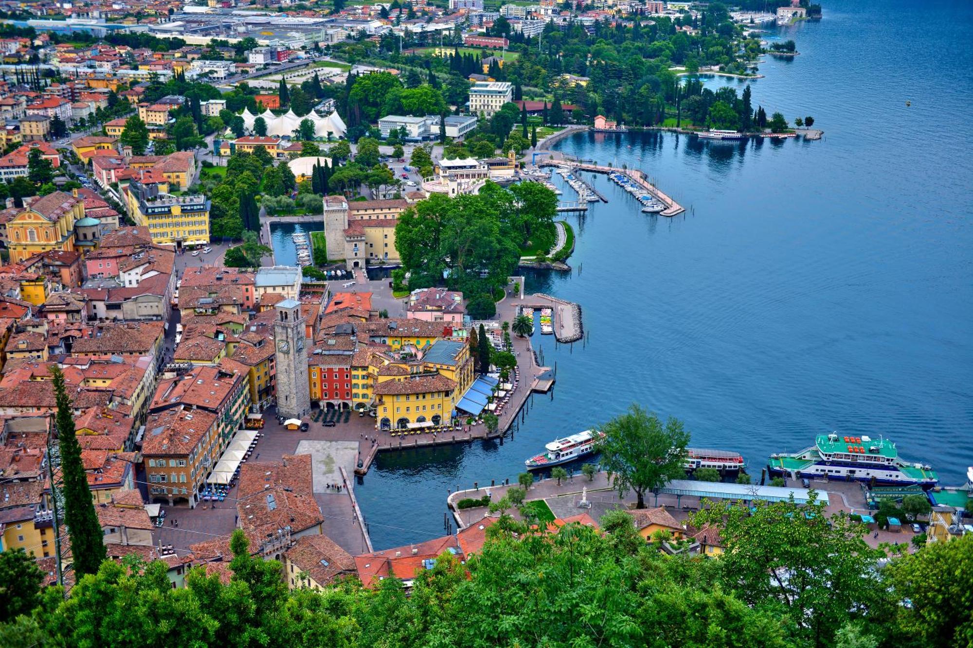 Lake View Historical Center Apartment - Happy Rentals Riva del Garda Eksteriør bilde